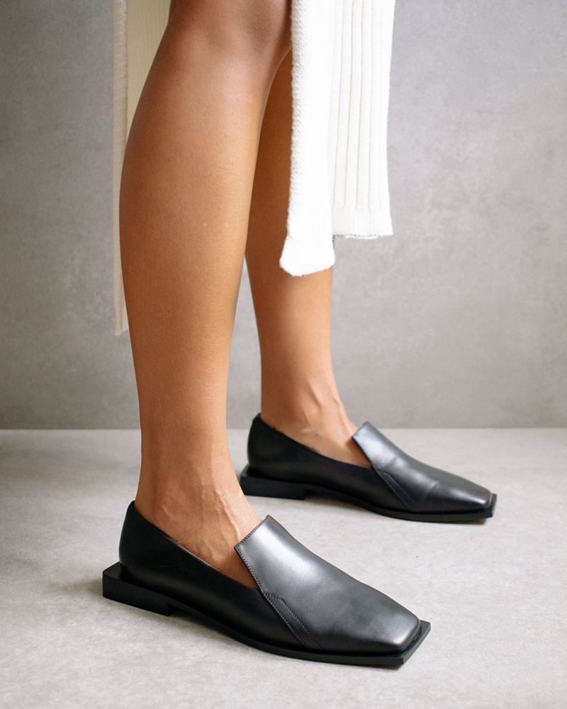 Black Alohas Kaizen Leather Women's Mules | VHBFG5287