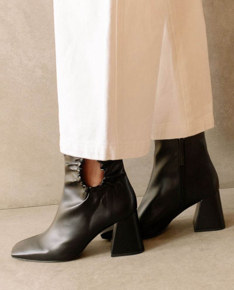 Black Alohas Pigment Vegan Leather Women's Ankle Boots | PHIEC1845