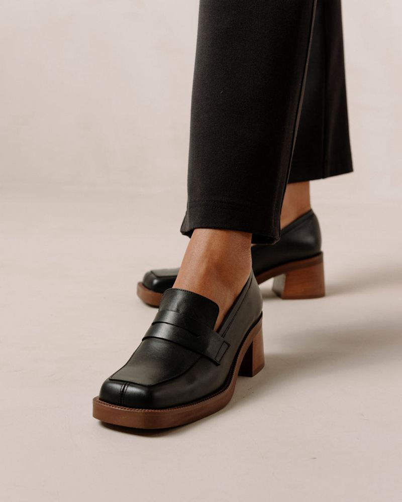 Black Alohas Roxanne Leather Women's Loafers | PDVIG1802