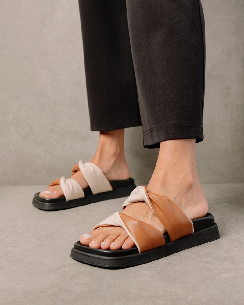 Brown/White Alohas Shaka Bicolor Leather Women's Sandals | SCLHD6184