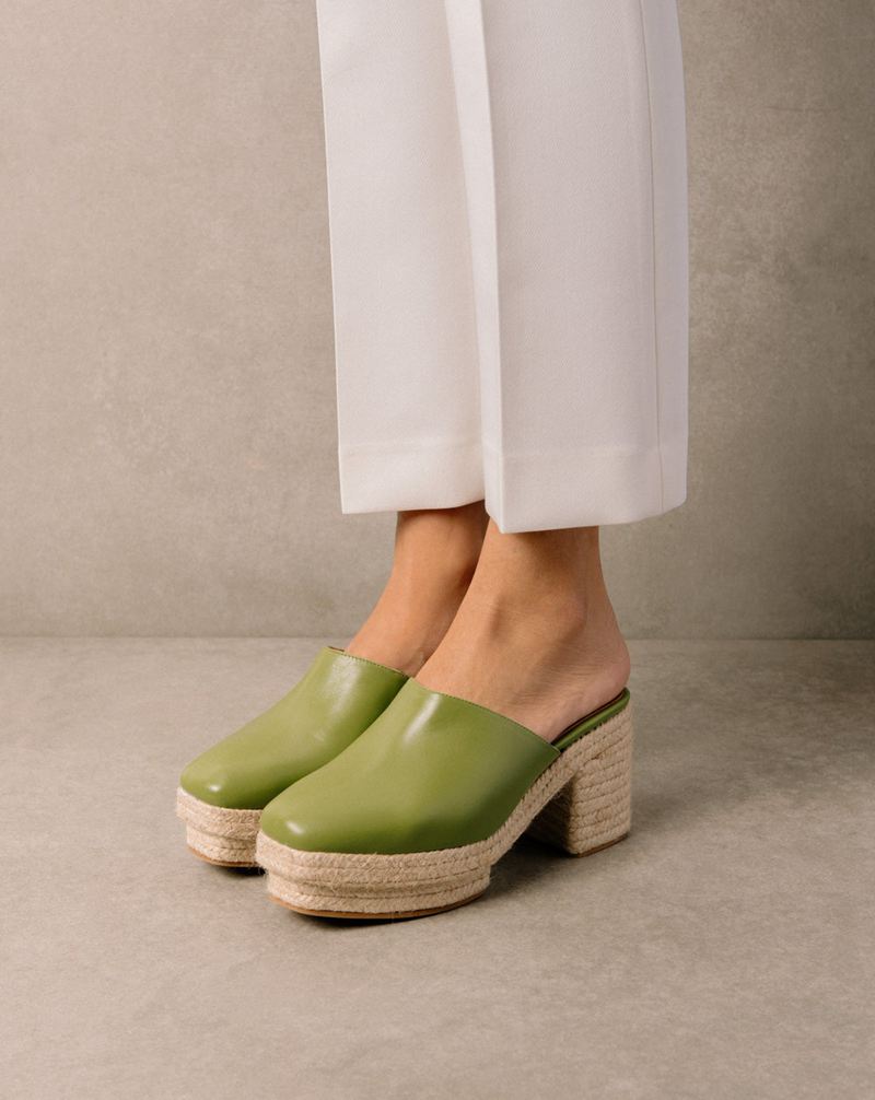 Green Alohas Pico Leather Women's Mules | KVXHZ2975