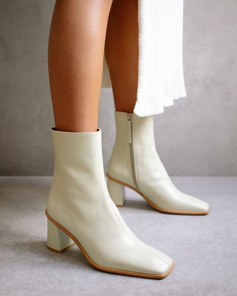 Light Green Alohas West Cape Leather Women's Ankle Boots | OZDHV3876