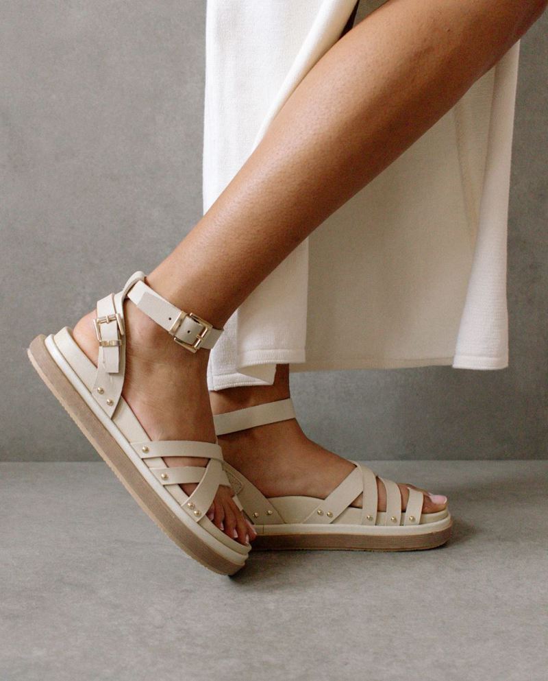 White Alohas Buckle Up Leather Women's Sandals | RVFEA6507