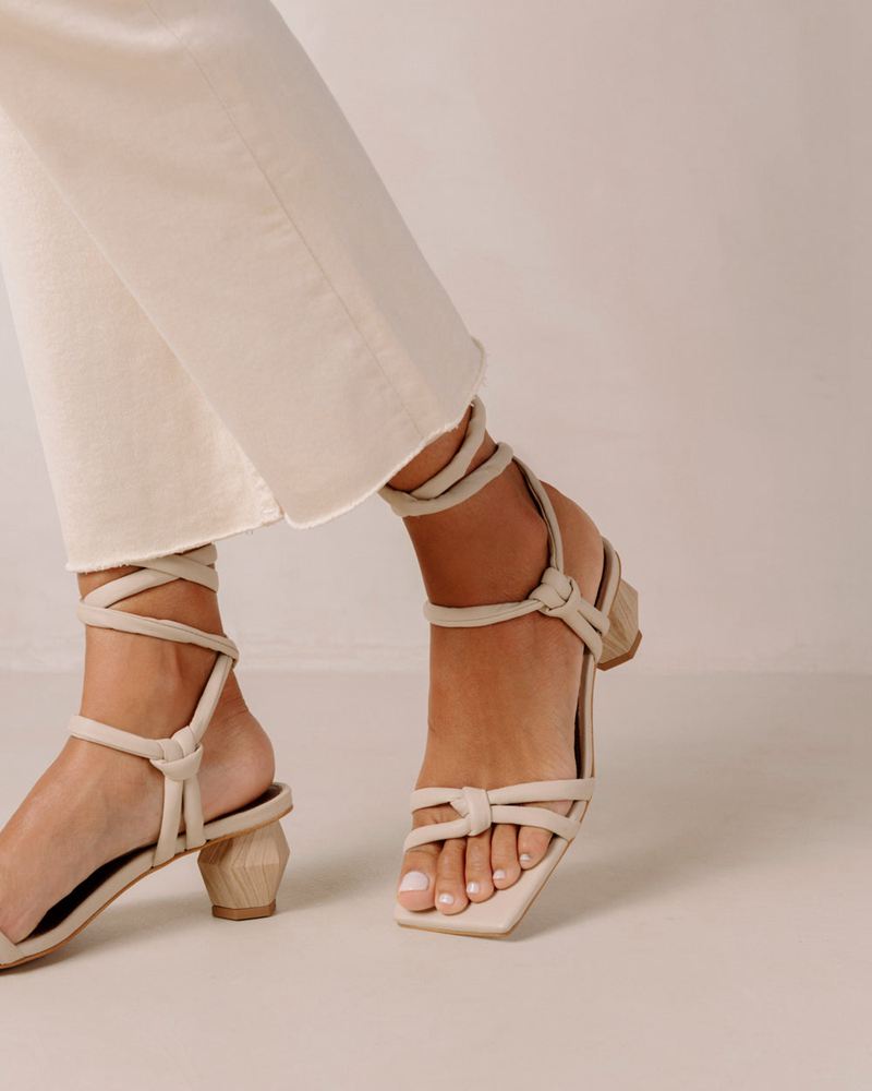 White Alohas Creative Leather Women's Sandals | XKHOF9671