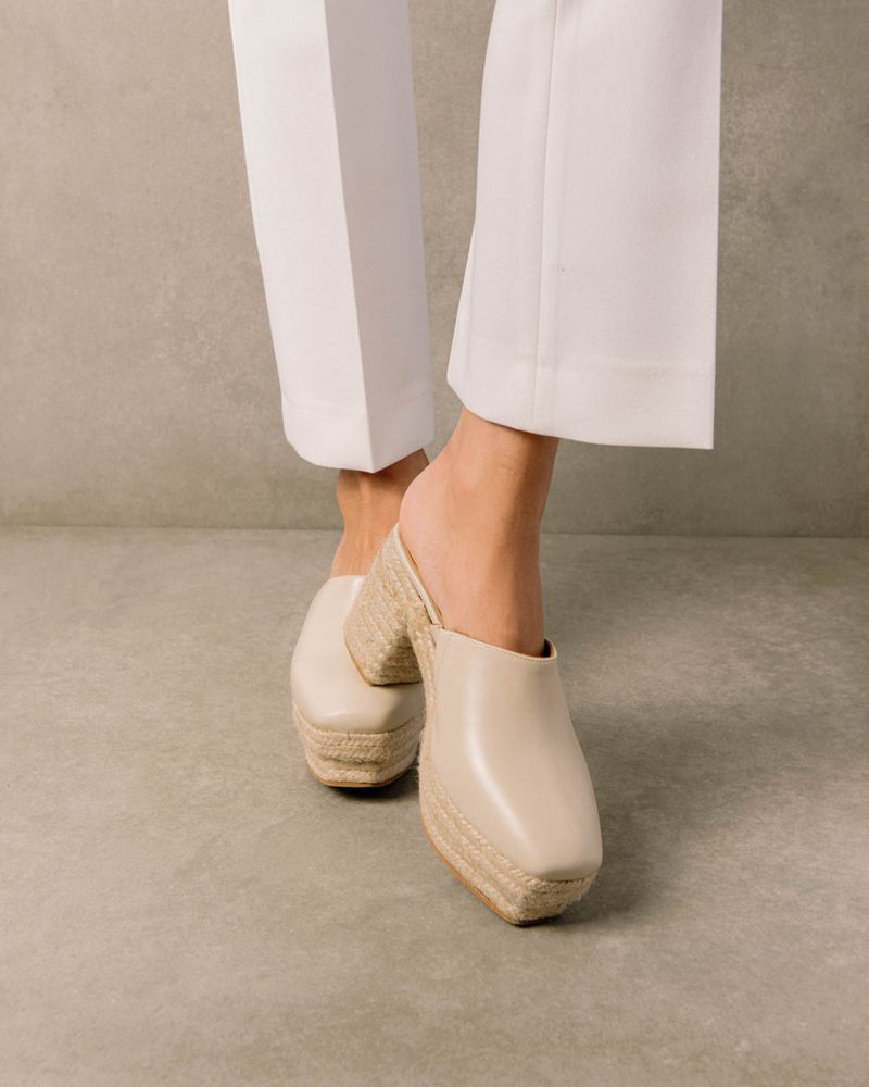 White Alohas Pico Leather Women's Mules | IHAPF4372