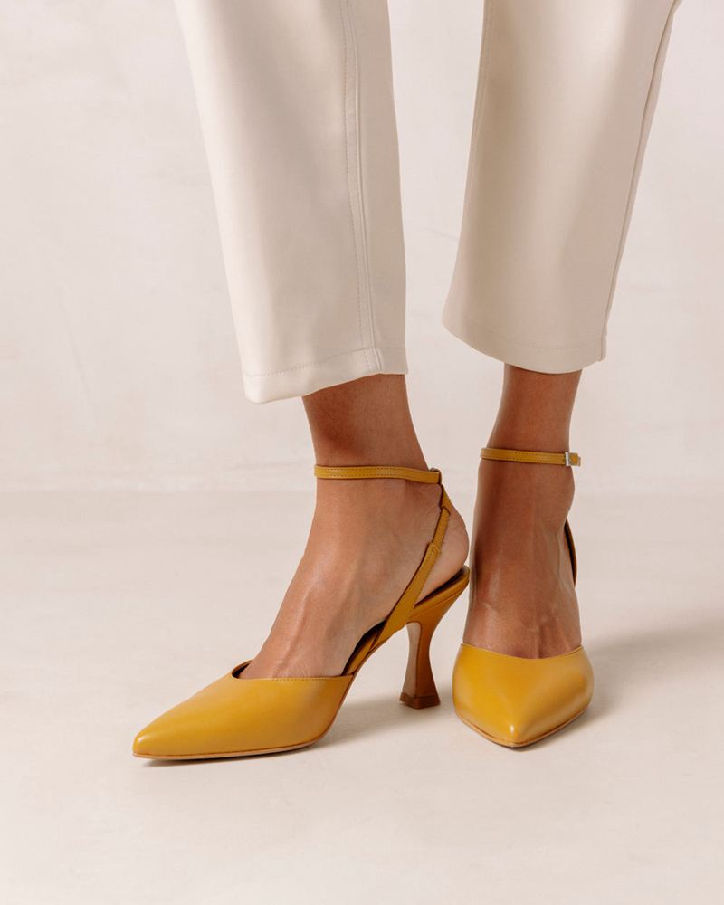 Yellow Alohas Cinderella Leather Women's Heels | QTAUO3092