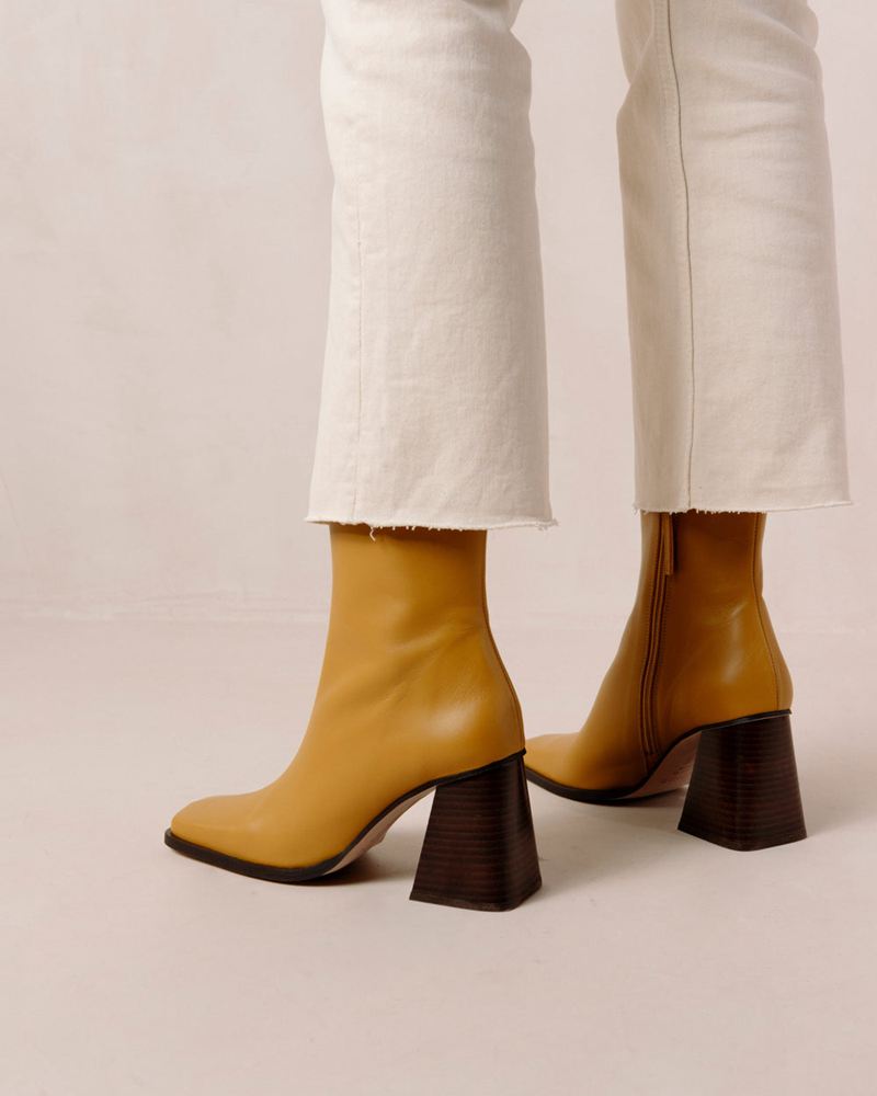 Yellow Alohas South Leather Women's Ankle Boots | MJBKQ1896