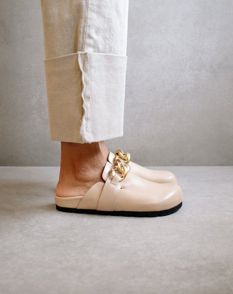 Beige Alohas Fireplace Women's Mules | KNDUV2607