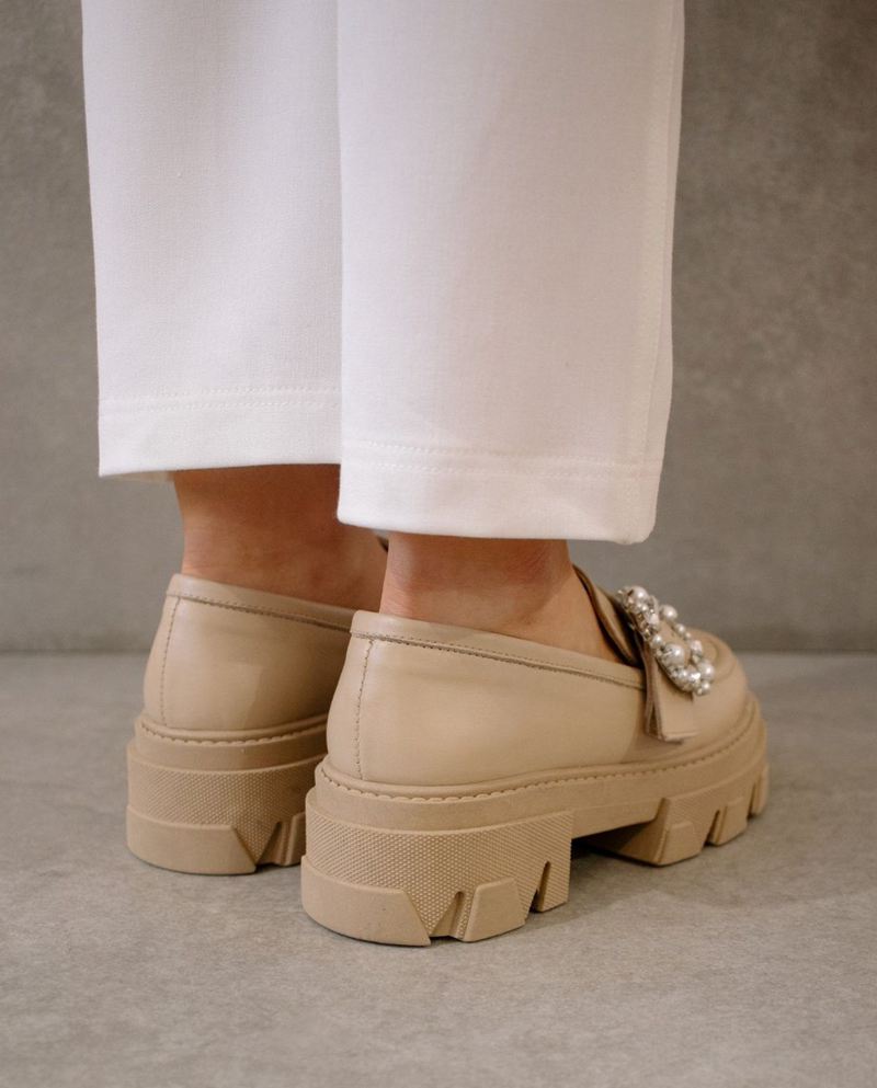 Beige Alohas Trailblazer Crystal Leather Women's Loafers | UCSHY4057