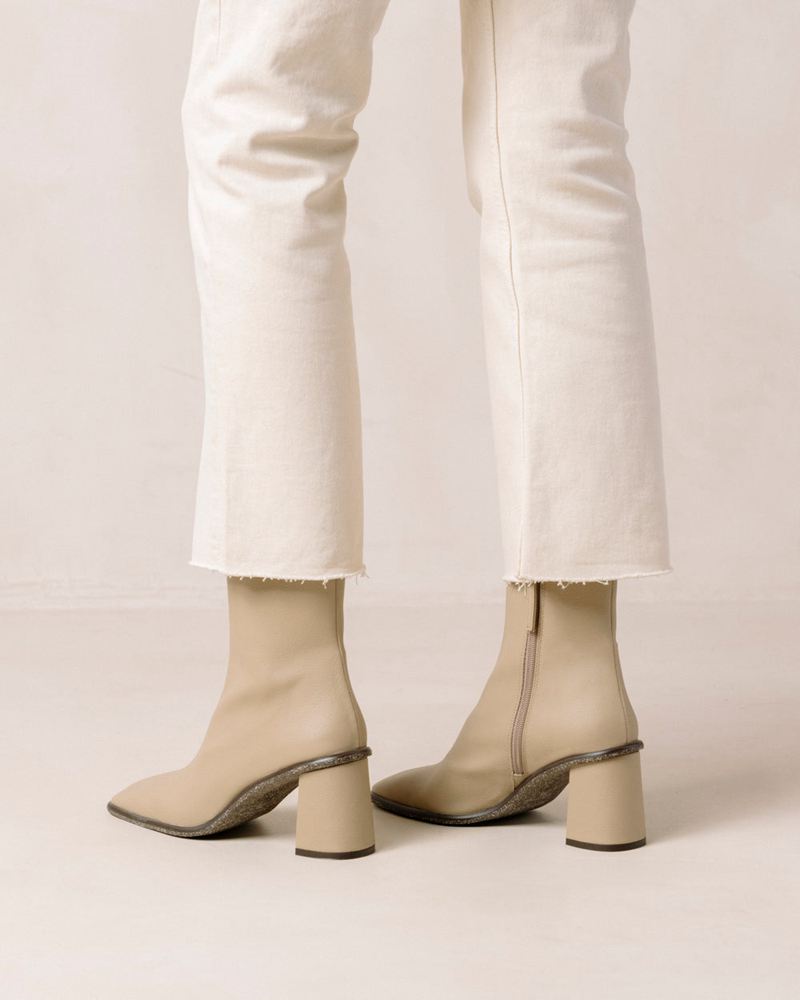 Beige Alohas West Cactus Vegan Leather Women's Ankle Boots | CXGRH4508