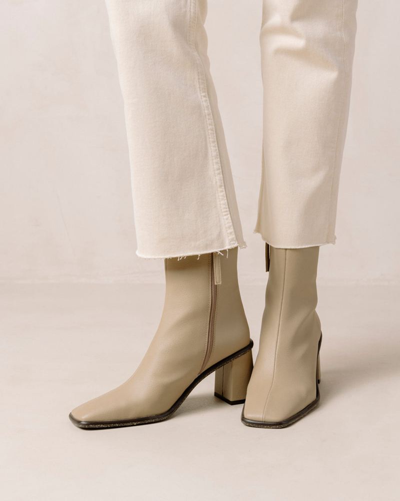 Beige Alohas West Cactus Vegan Leather Women's Ankle Boots | CXGRH4508