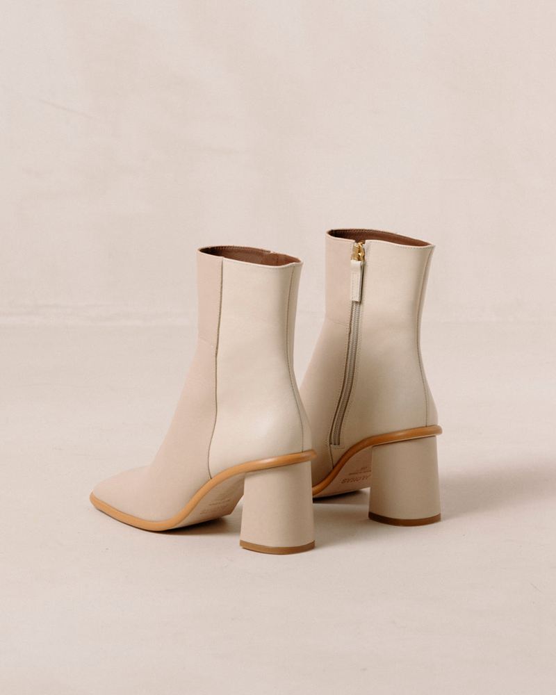 Beige/Cream Alohas West Leather Women's Ankle Boots | FNDOM3471