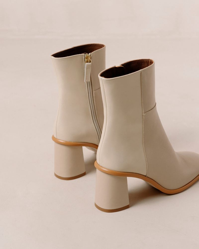 Beige/Cream Alohas West Leather Women's Ankle Boots | FNDOM3471