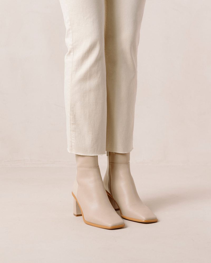 Beige/Cream Alohas West Leather Women's Ankle Boots | FNDOM3471