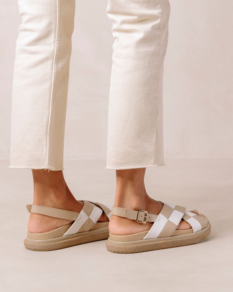 Beige/White Alohas Marshmallow Scacchi Leather Women's Sandals | LAIUD0258