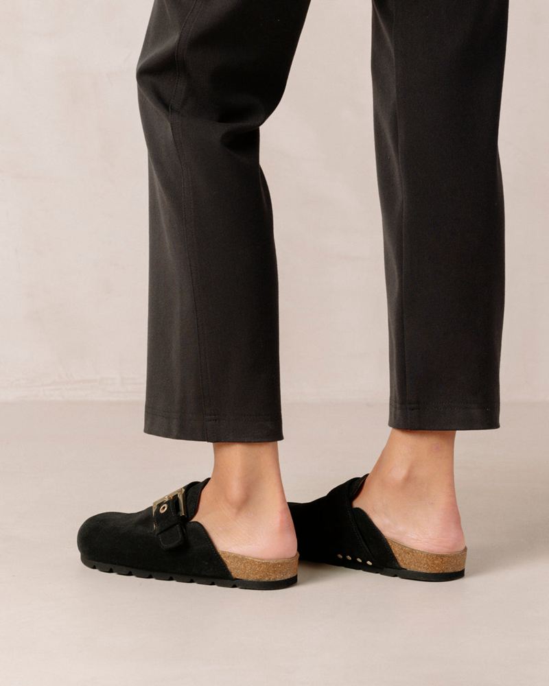 Black Alohas Cozy Women's Mules | NIPFB0251