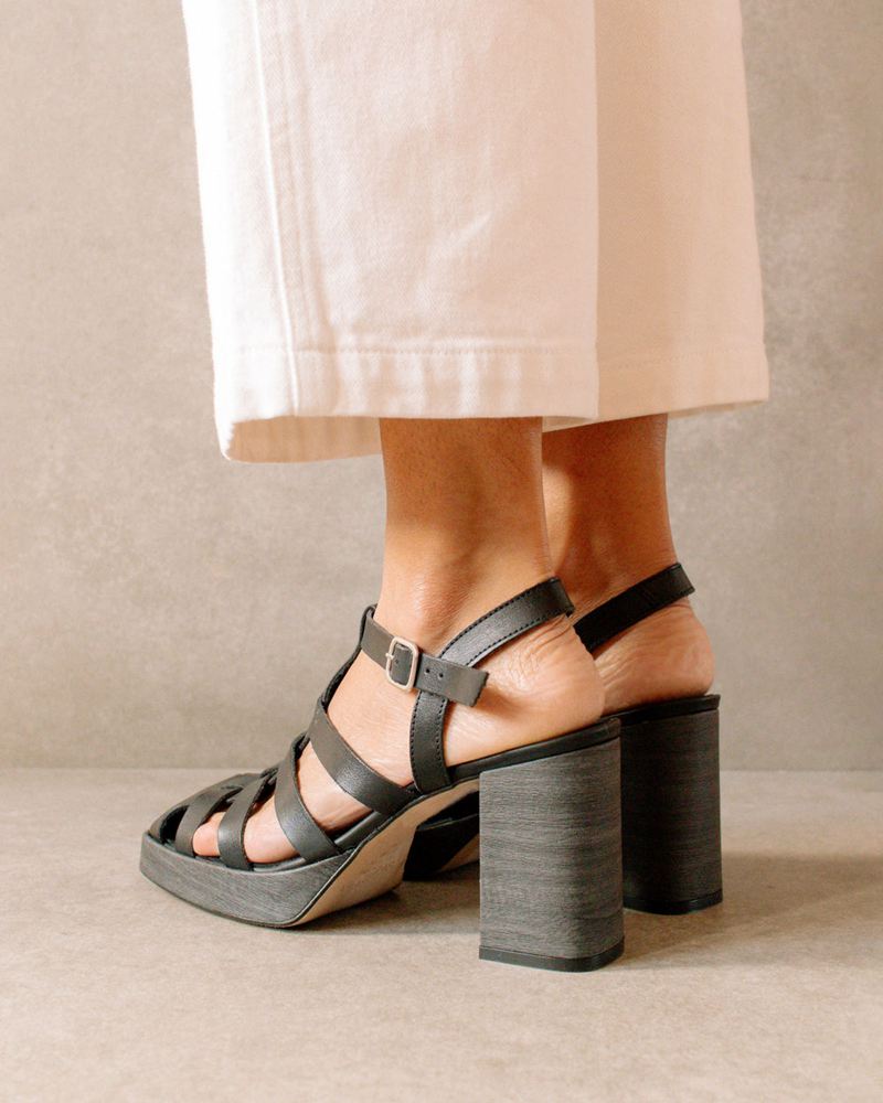 Black Alohas Rollers Vegan Leather Women's Sandals | SQAPB5467