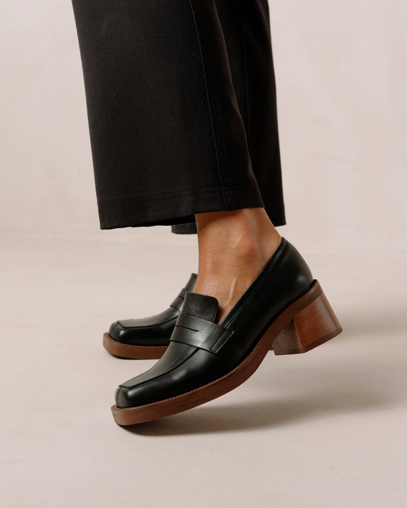 Black Alohas Roxanne Leather Women's Loafers | PDVIG1802