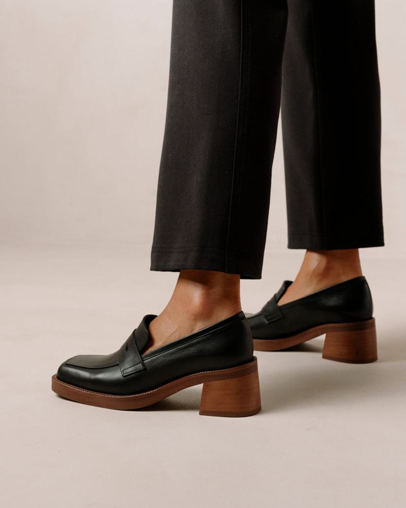 Black Alohas Roxanne Leather Women's Loafers | PDVIG1802