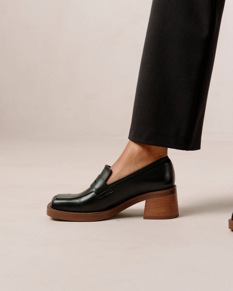 Black Alohas Roxanne Leather Women's Loafers | PDVIG1802