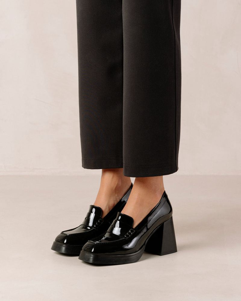 Black Alohas Take Off Women's Loafers | VRKFL4175