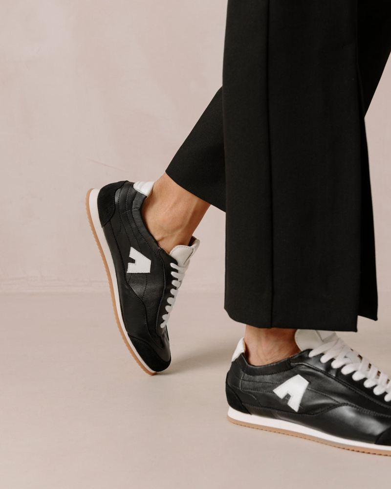 Black Alohas Tb.70 Leather Women's Sneakers | XYQSM2041