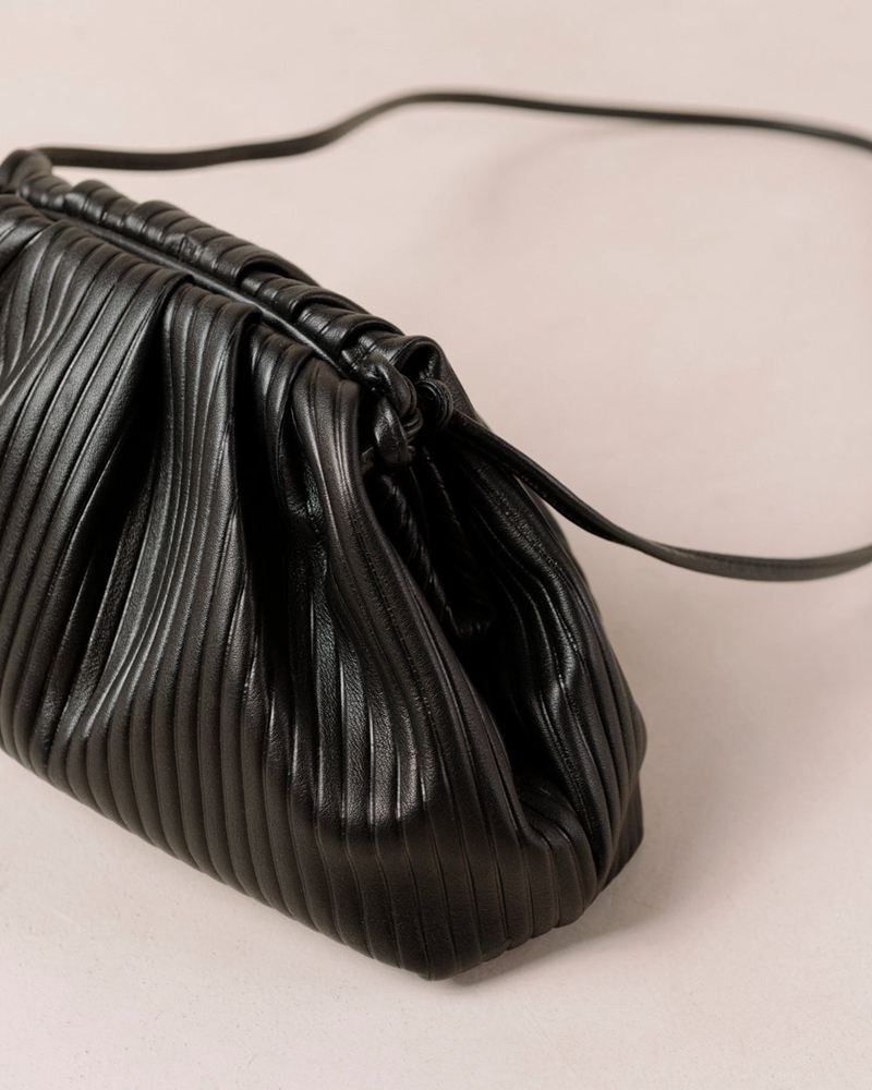 Black Alohas The D Pleated Leather Women's Bags | LTPOR7960