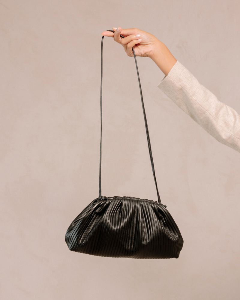 Black Alohas The D Pleated Leather Women's Bags | LTPOR7960