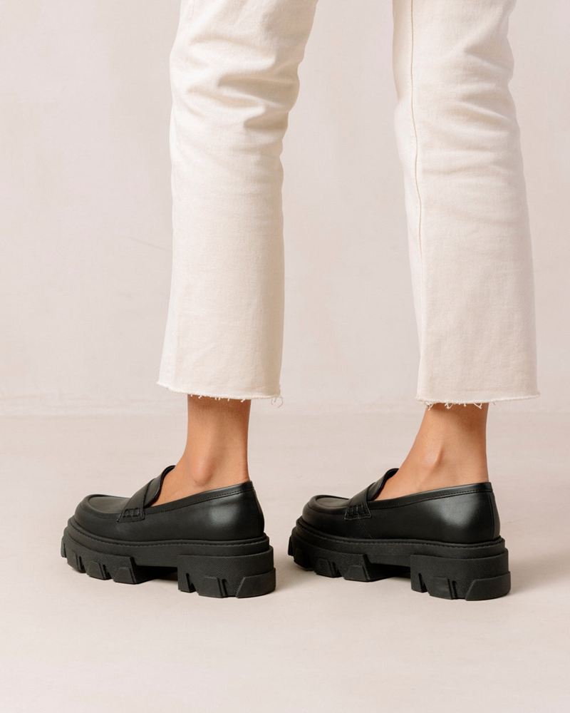 Black Alohas Trailblazer Vegan Leather Women's Loafers | FEYIV7082