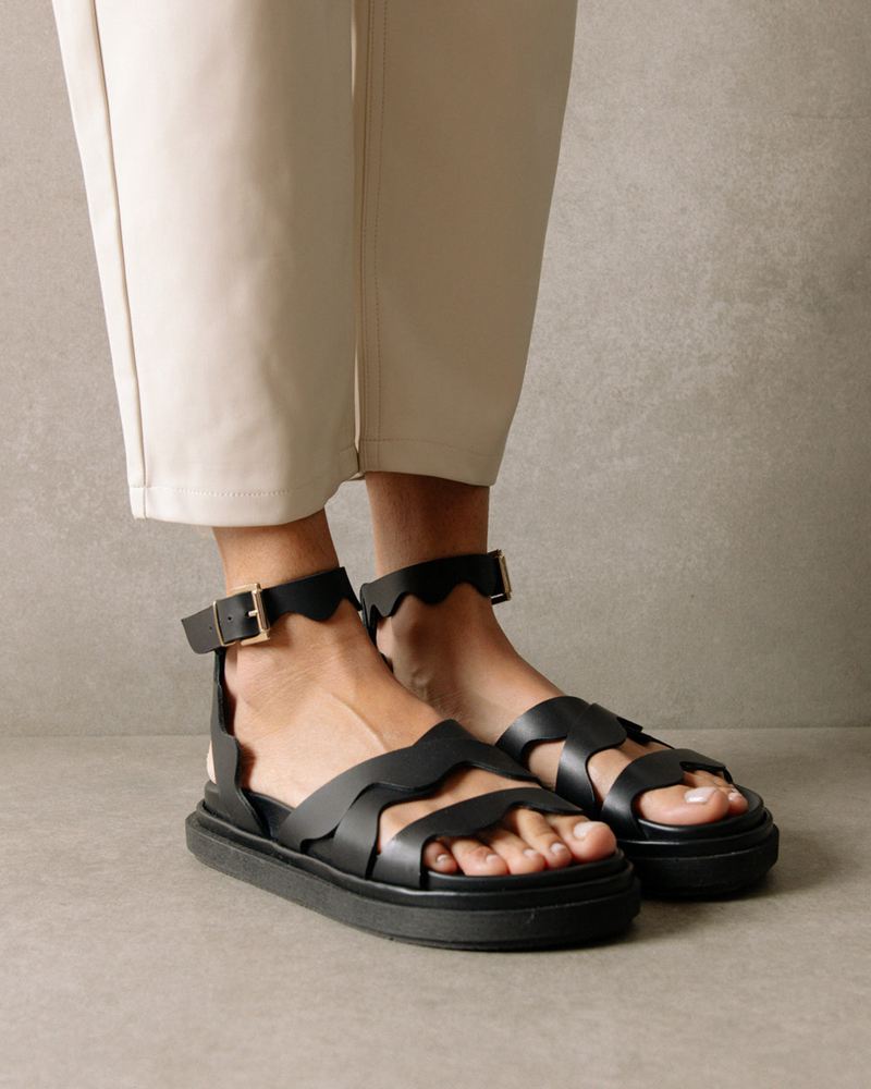 Black Alohas Wavy Leather Women's Sandals | ZJCLT8310