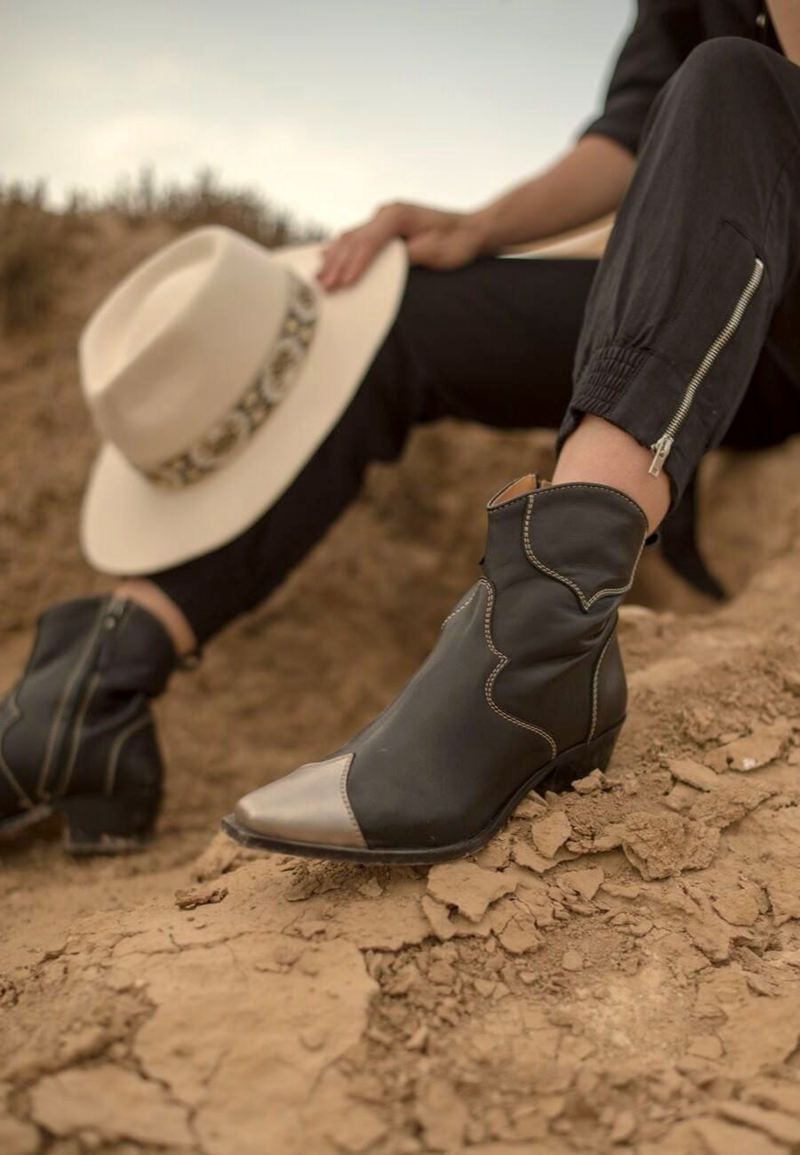 Black/Silver Alohas Buffalo Leather Women's Ankle Boots | SWPCL0634