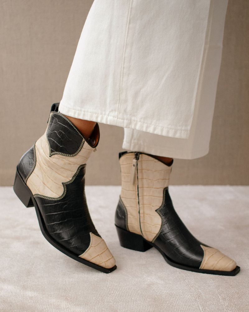 Black/White Alohas Buffalo Leather Women's Ankle Boots | SFZNI6928