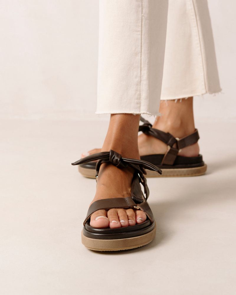 Brown Alohas Tied Together Leather Women's Sandals | VYJOM8539