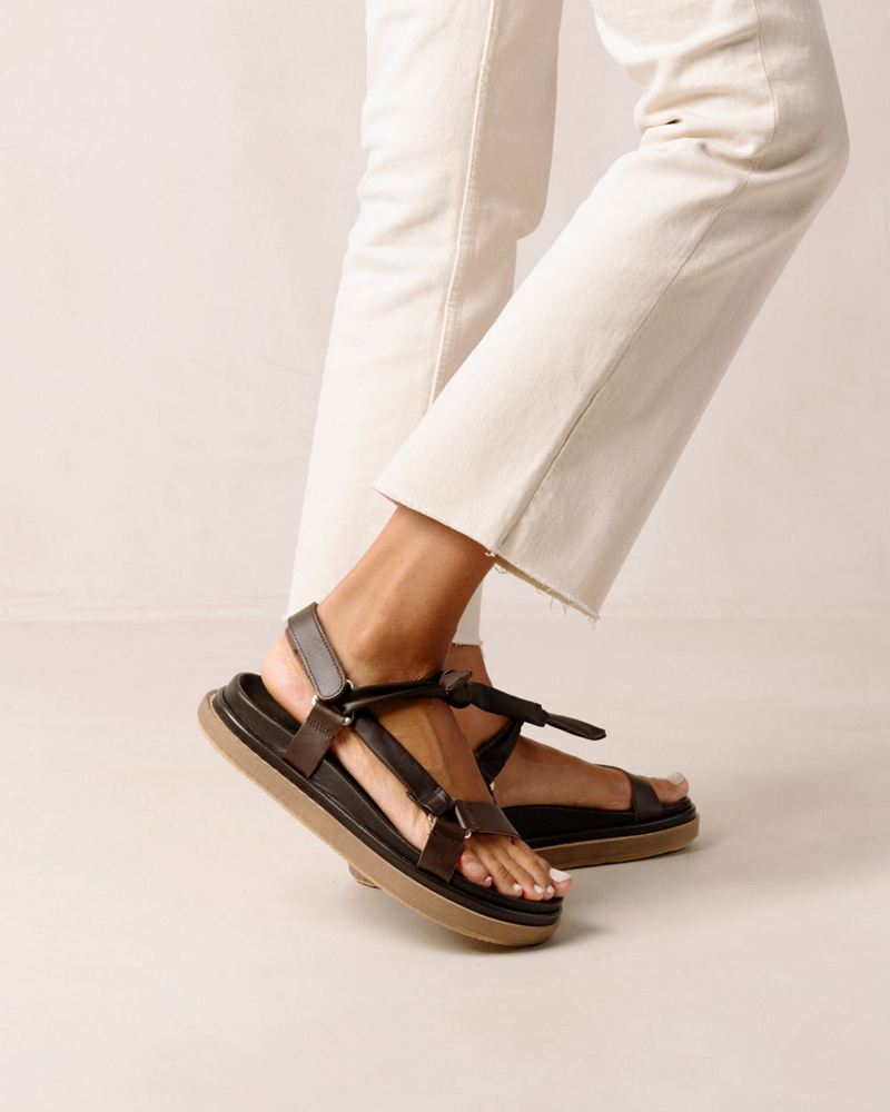 Brown Alohas Tied Together Leather Women's Sandals | VYJOM8539