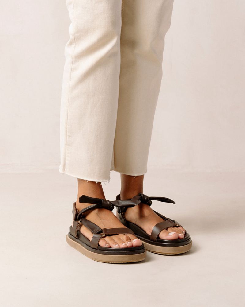 Brown Alohas Tied Together Leather Women's Sandals | VYJOM8539