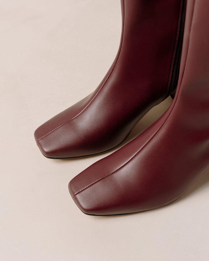 Burgundy Alohas Chalk Vegan Leather Women's Heels | ECBRZ6024