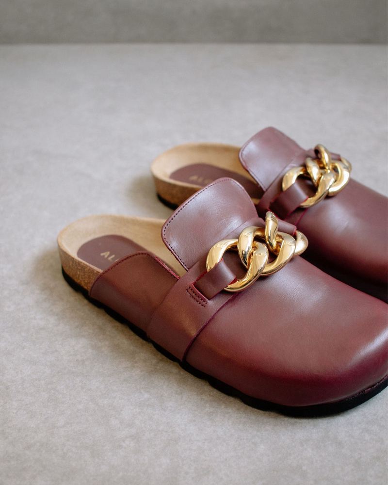 Burgundy Alohas Fireside Chain Leather Women's Mules | MOVFP7685