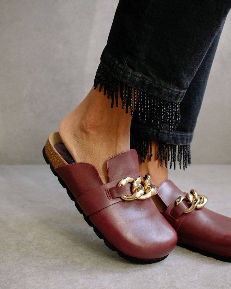 Burgundy Alohas Fireside Chain Leather Women's Mules | MOVFP7685