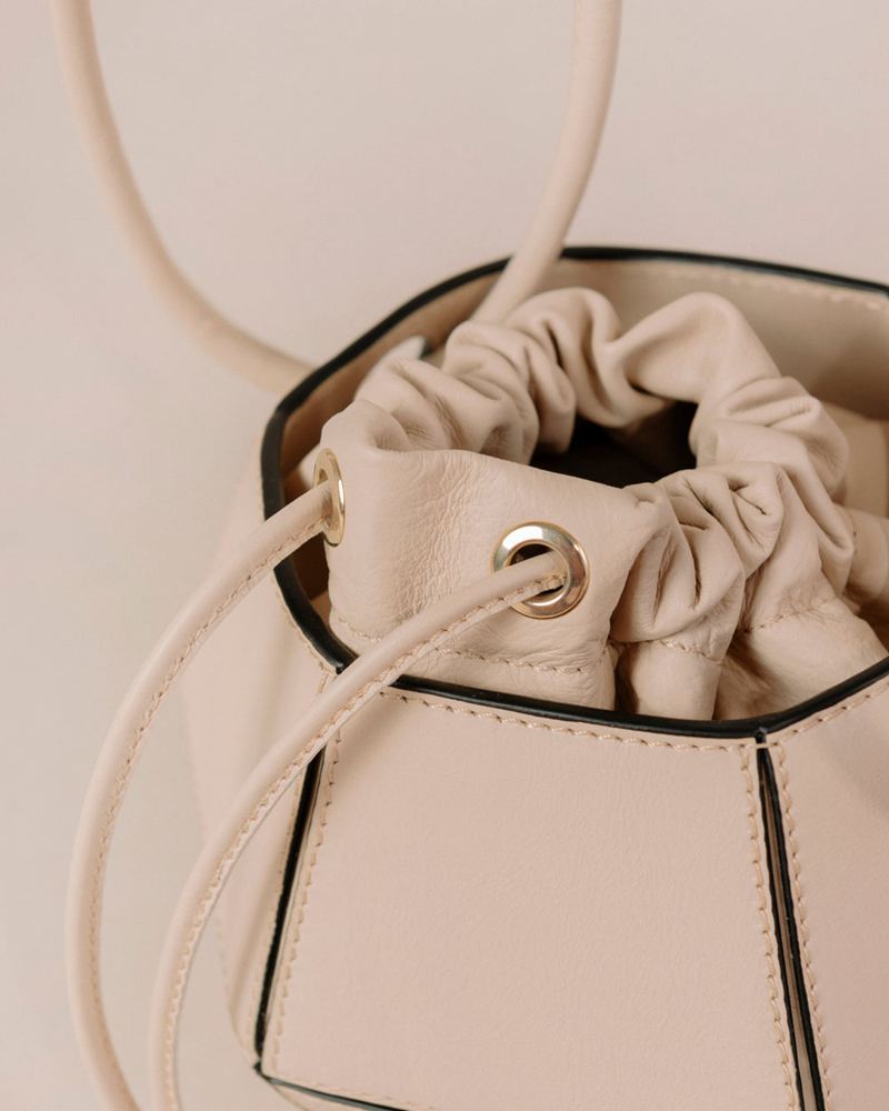 Cream Alohas The V Leather Women's Bags | VOJXG6218