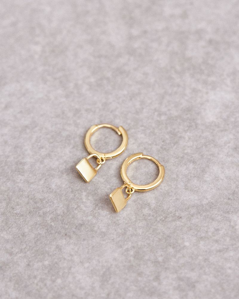 Gold Alohas Lock Women's Earrings | NWQVO1654