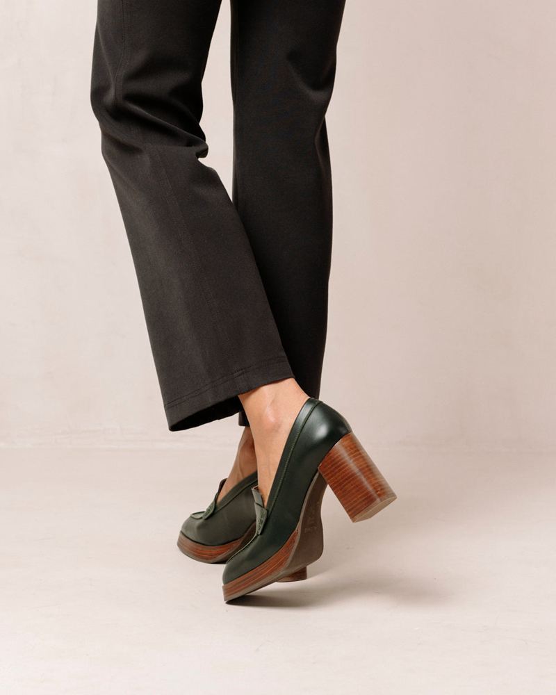 Green Alohas Busy Leather Women's Loafers | HTQIB2849