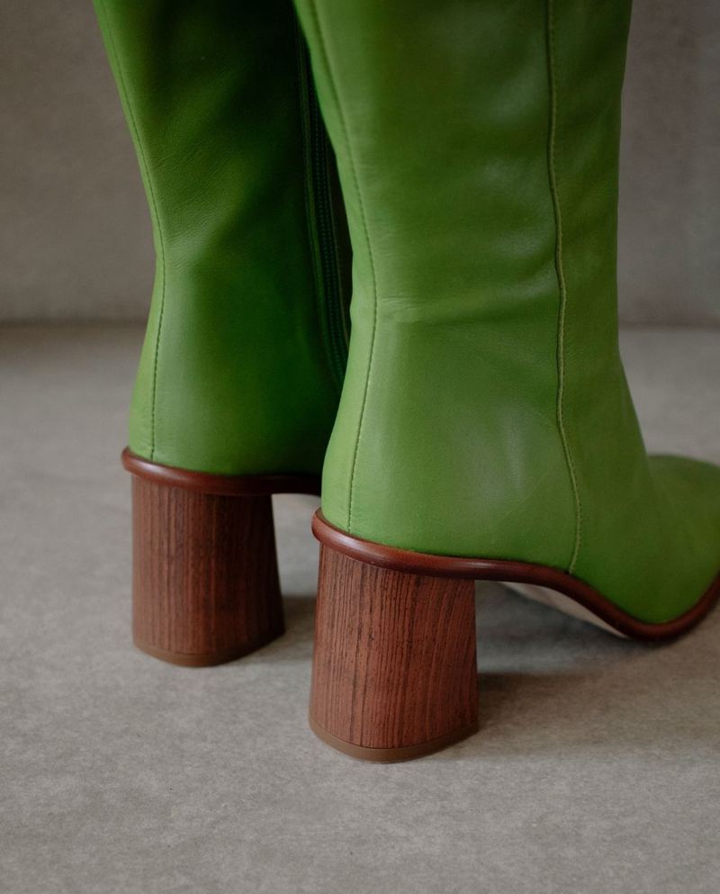 Green Alohas East Leather Women's Knee-High Boots | AEWDJ2918