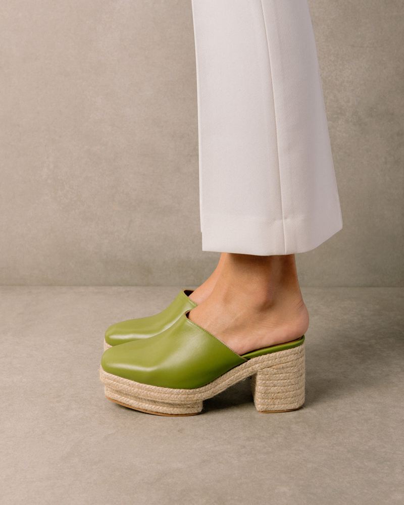 Green Alohas Pico Leather Women's Mules | KVXHZ2975