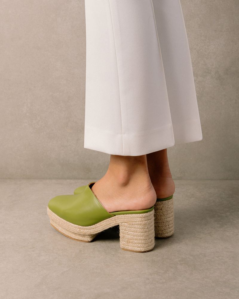 Green Alohas Pico Leather Women's Mules | KVXHZ2975