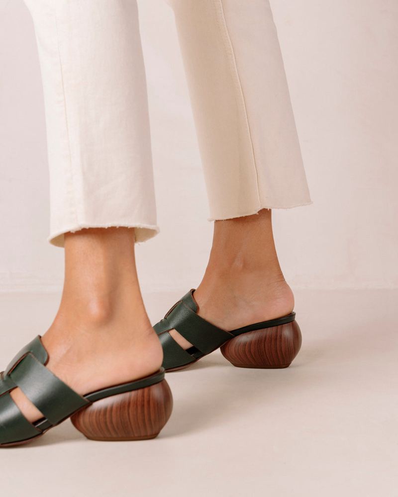 Green Alohas Ruby Leather Women's Mules | XWSEP1795