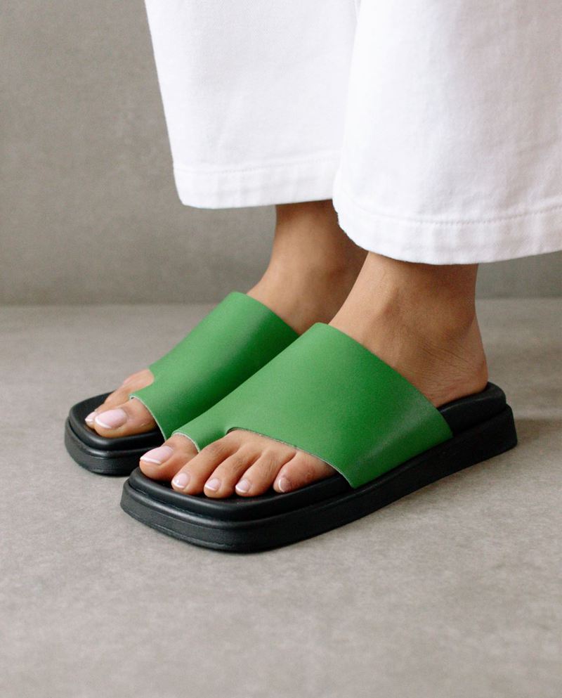 Green Alohas Toe Ring Flop Women's Sandals | UNZFQ3624