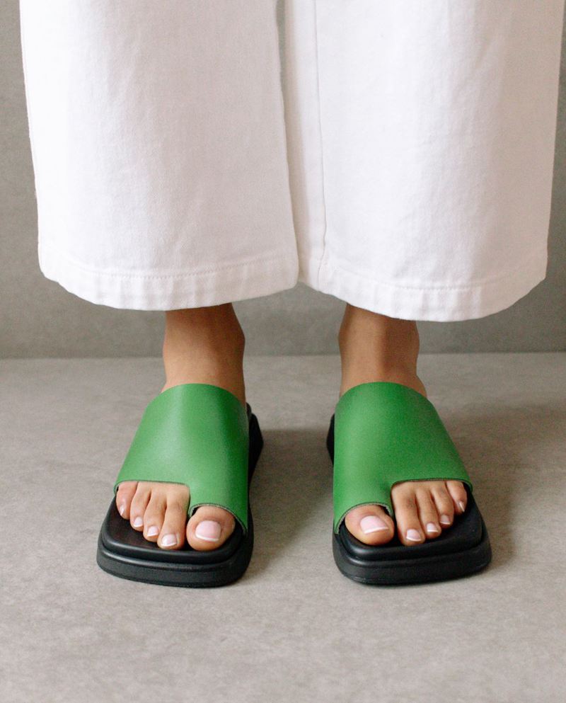 Green Alohas Toe Ring Flop Women's Sandals | UNZFQ3624