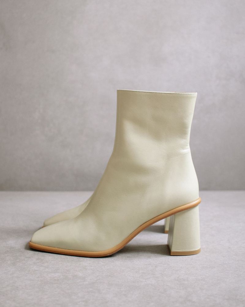 Light Green Alohas West Cape Leather Women's Ankle Boots | OZDHV3876