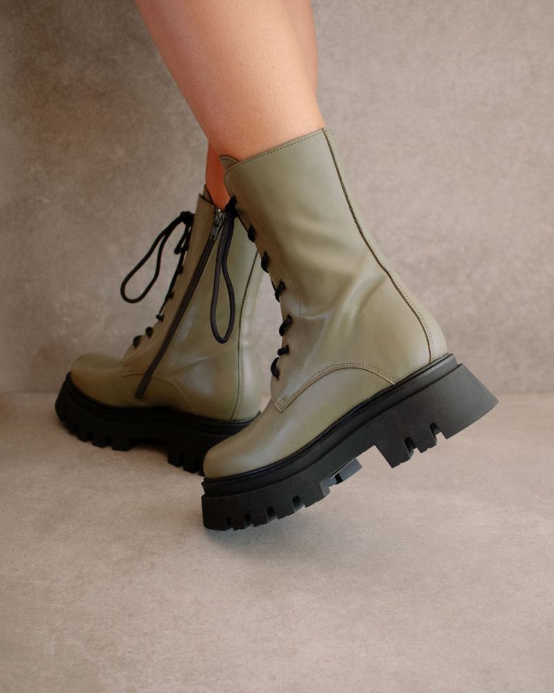 Olive Alohas Globetrotter Leather Women's Combat Boots | YMVJC3018