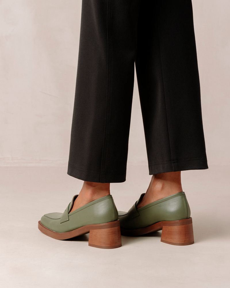 Olive Alohas Roxanne Leather Women's Loafers | JPDGC4827